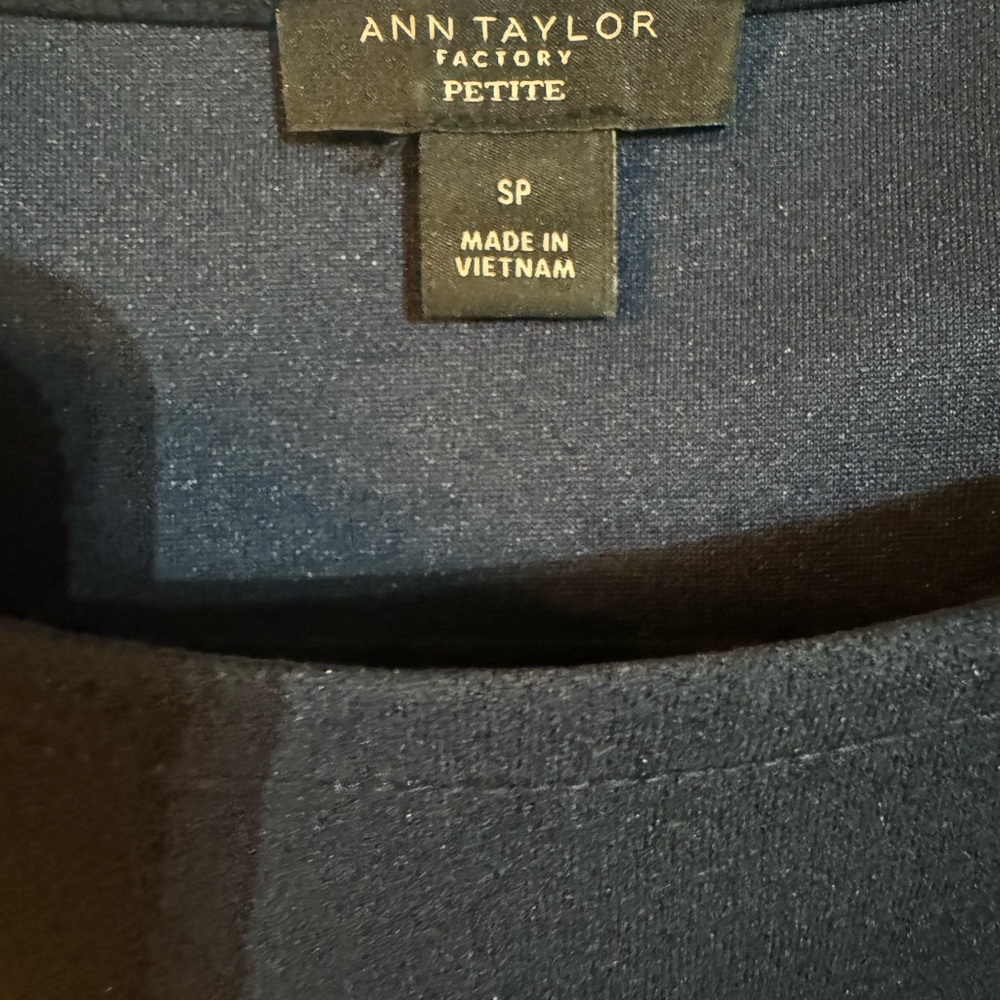 Ann Taylor Factory Petite Navy Floral Long Sleeve Dress | SP - Picture 2 of 4